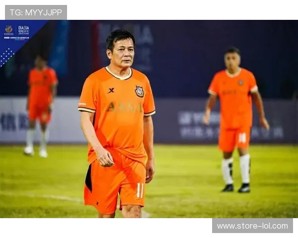 那些因体型偏胖却依然在绿茵场上闪耀的足球明星们 那些因体型偏胖却依然在绿茵场上闪耀的足球明星们